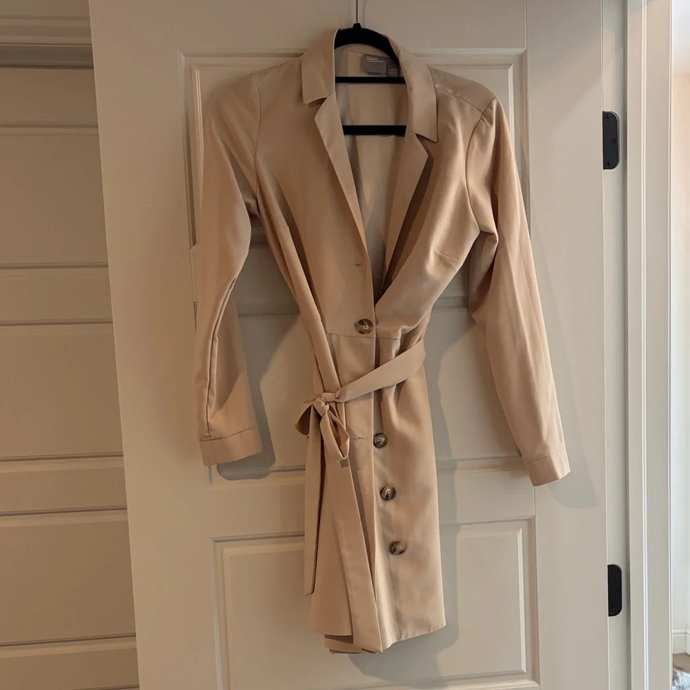 ASOS Cream Long Sleeve Dress - Picture 4 of 4